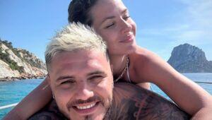 Mauro Icardi partage une photo personnelle avec sa fiancée pendant des vacances à la piscine