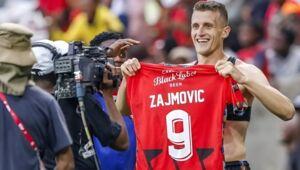 Orlando Pirates n'envisagent pas Zajmovic. Le joueur souhaite rester en Afrique du Sud
