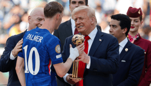 Специалист по чтению по губам раскрыл, что на самом деле Трамп сказал Палмеру