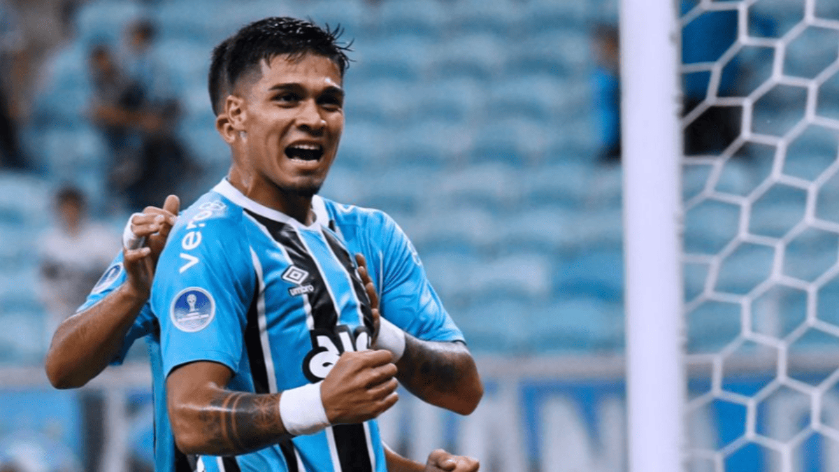 Arezo Returns to Peñarol Ahead of Copa Libertadores Campaign