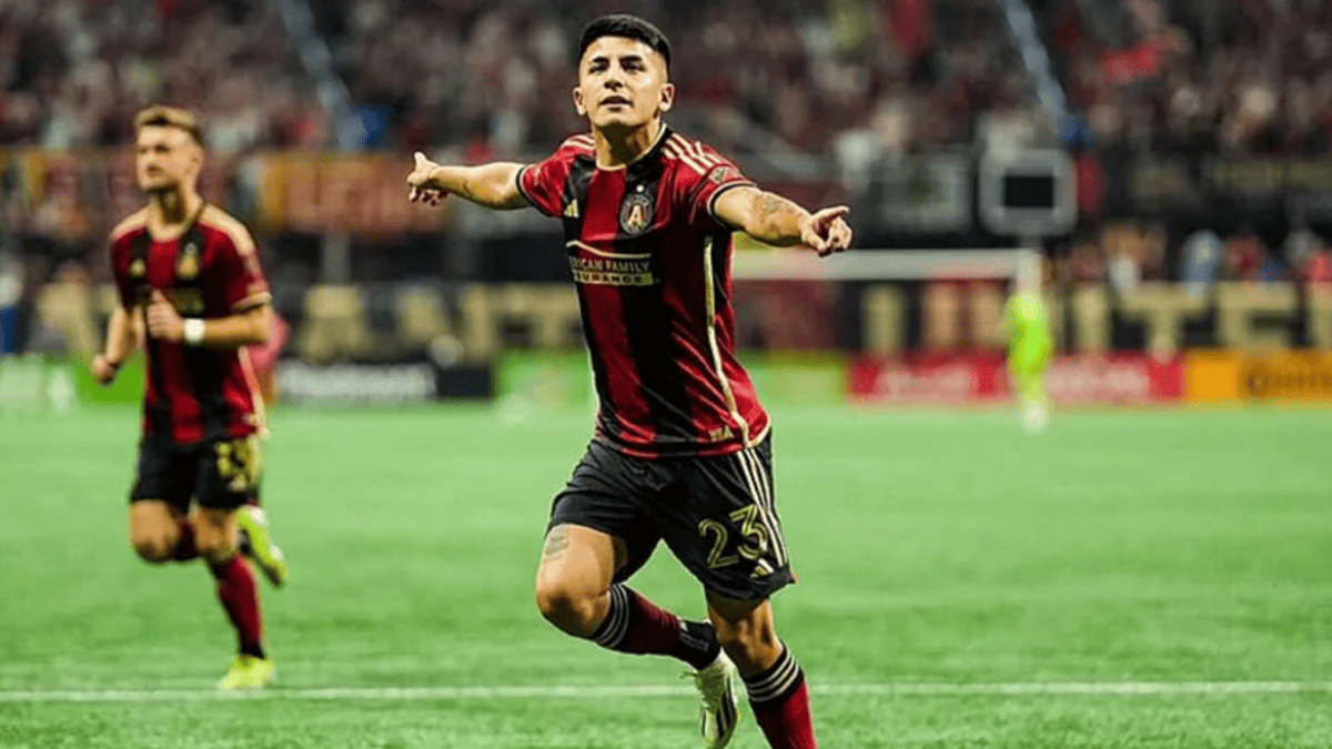 Almada ya es del Atlético, pero Atlanta y Botafogo siguen cruzando cuentas