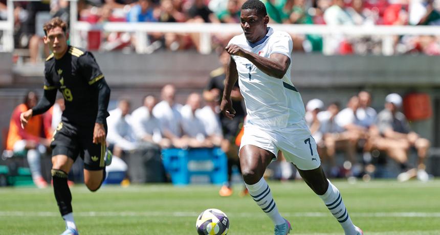 Milan targets Breel Embolo as Vlahović deal falls through