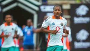 Azola Tshobeni transfers from Orlando Pirates to Chippa United