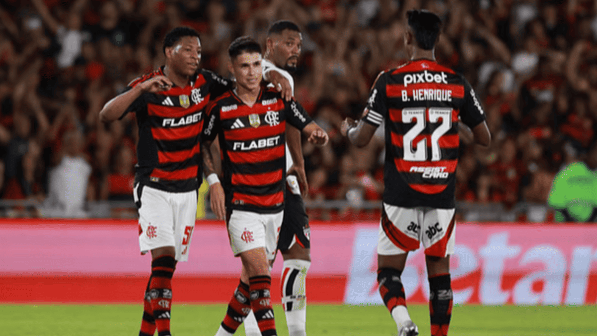 Con bajas clave, Flamengo visita a Santos con la cima del Brasileirao en juego