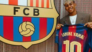Very touching. Yamal shares an adorable video with his brother to celebrate getting the number 10 shirt