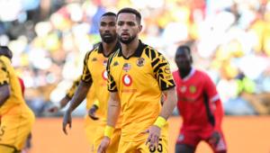 Nasreddine Nabi pourrait perdre un joueur clé de la défense. Aden McCarthy dans le viseur d’un club européen