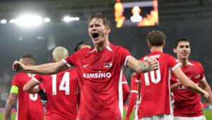David Møller Wolf celebrates after scoring a goal