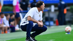 Milito Acknowledges Chivas in a Tough Spot but Stays Confident
