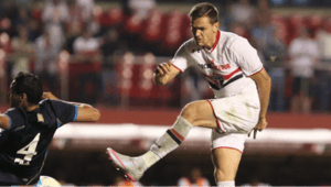 Tolói Returns to São Paulo After a Decade in Europe