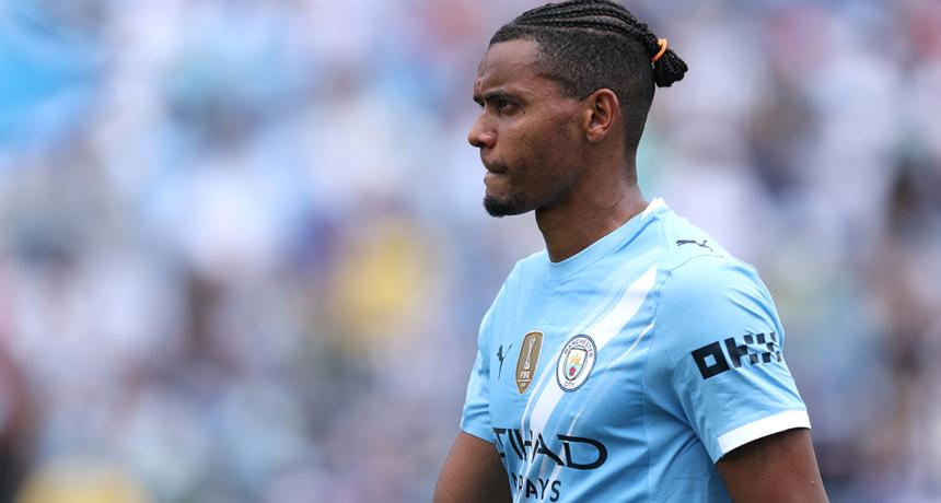 Manuel Akanji in the Manchester City line-up