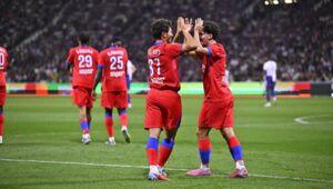 Unbelievable! João Neves scores a brace with bicycle kicks against Toulouse