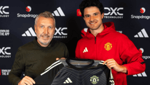 Fans have waited. Official: Senne Lammens is Manchester United's new goalkeeper