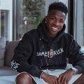 50 million fans and three children. Who is the girl Vinicius is spending time with?