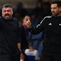 Gattuso avec l'un des arbitres pendant le match contre l'Estonie