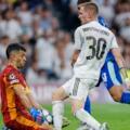 Heroic half: Marseille goalkeeper sets Champions League record