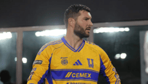 Pizarro Explains Gignac’s Absence Against Chivas