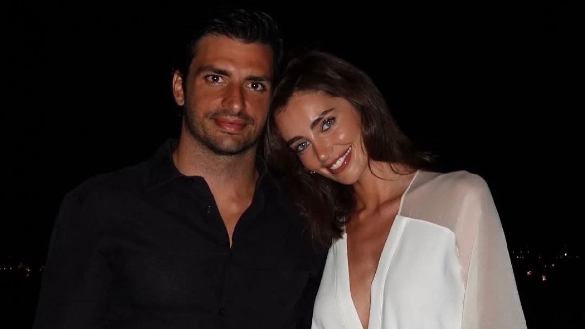 Romance. Carlos Sainz shares touching photo with his beloved