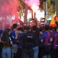 Accueil hostile pour le PSG sur la route de Montjuïc ! Le bus du PSG bombardé d'objets