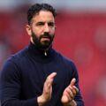 He stays. Manchester United has no plans to sack Amorim