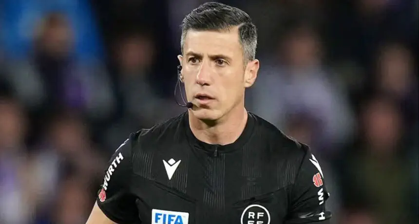 Debut for the experienced referee. César Soto appointed as El Clásico head official for the first time