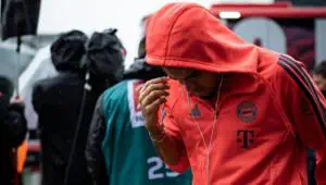 Bundesliga match between Borussia Mönchengladbach and Bayern delayed by 15 minutes. The reason revealed