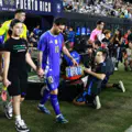 Lionel Messi, de l'Argentine, mène l'équipe avant le match amical international.