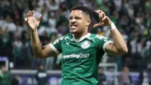 A European comeback is brewing. Vitor Roque set to leave Palmeiras for €40 million