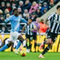 Millimeters made the difference: Controversial goal gives Newcastle victory over Manchester City