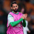 Isco of Real Betis applauds the fans as the team warms up prior to the UEFA Europa League 2025/26