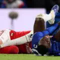 Carton rouge justifié ? Caicedo surpris par la décision de l’arbitre lors de Chelsea - Arsenal