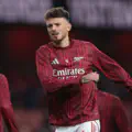 Ben White of Arsenal warms up prior to the Premier League match between Arsenal and Wolverhampton