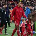 Un beau geste. Les enfants de Diogo Jota, décédé, sont entrés sur le terrain avant Liverpool — Wolverhampton