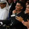 «C’est pour les gens simples». Ronaldo ajuste les micros sur la scène des Globe Soccer Awards 2025