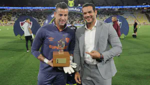 Dévouement sans faille ! À 45 ans, le gardien Fábio signe un nouveau contrat avec Fluminense