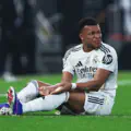La santé avant tout ! Kylian Mbappé manquera les matchs contre Levante et Monaco en raison d'une blessure