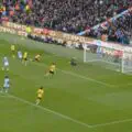 Décision étrange. L’arbitre n’accorde pas un penalty évident à Manchester City