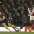 Décision controversée ! L’arbitre n’accorde pas de penalty contre Manchester United pour une main de Maguire