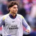 Julián Álvarez écarté du onze de départ de l’Atlético avant le match de Coupe d’Espagne. Quelle en est la raison ?