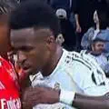 Benfica player Sidny Cabral wanted to swap shirts with Vinícius, but his teammates didn't like it and he had to apologize