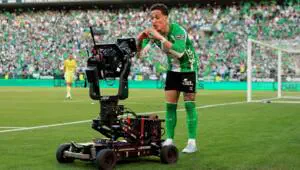A masterpiece in the Seville derby! Antony scores an incredible bicycle kick goal against Sevilla