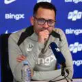 Exigent des trophées. La direction de Chelsea pose un ultimatum à Rosenior