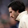 Il y a de quoi s'inquiéter. Sandro Tonali jouera-t-il contre Sunderland après sa blessure subie face à Barcelone ?