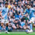 Un geste amusant : Cherki enfile le maillot de Liverpool après son remplacement en Coupe d’Angleterre