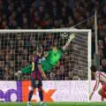 Fantastic! Julián Álvarez scores a brilliant free-kick goal against Barcelona