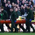 Débuts du troisième gardien lors du derby du Merseyside. Le portier de Liverpool Mamardashvili évacué sur civière