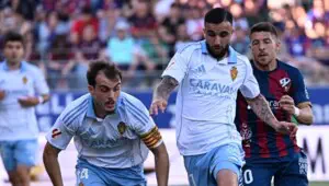 Folie ! Un gardien frappe un adversaire lors d’un match de Segunda espagnole