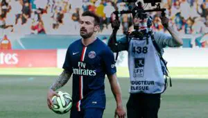 Scandale autour de Lavezzi. L'ancien attaquant du PSG au cœur d'une affaire de chantage et de vidéos intimes