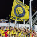 Tension extrême ! Les supporters d'Al-Nassr ont envahi la tribune d'Al-Hilal et déclenché une bagarre à coups de bâtons