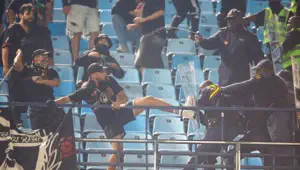 Incidents dans les tribunes lors du match aller de la finale de la Ligue des champions de la CAF