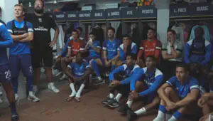 Joie ! Les coéquipiers du joueur capverdien Stopira ont failli détruire le vestiaire en fêtant sa convocation à la Coupe du monde